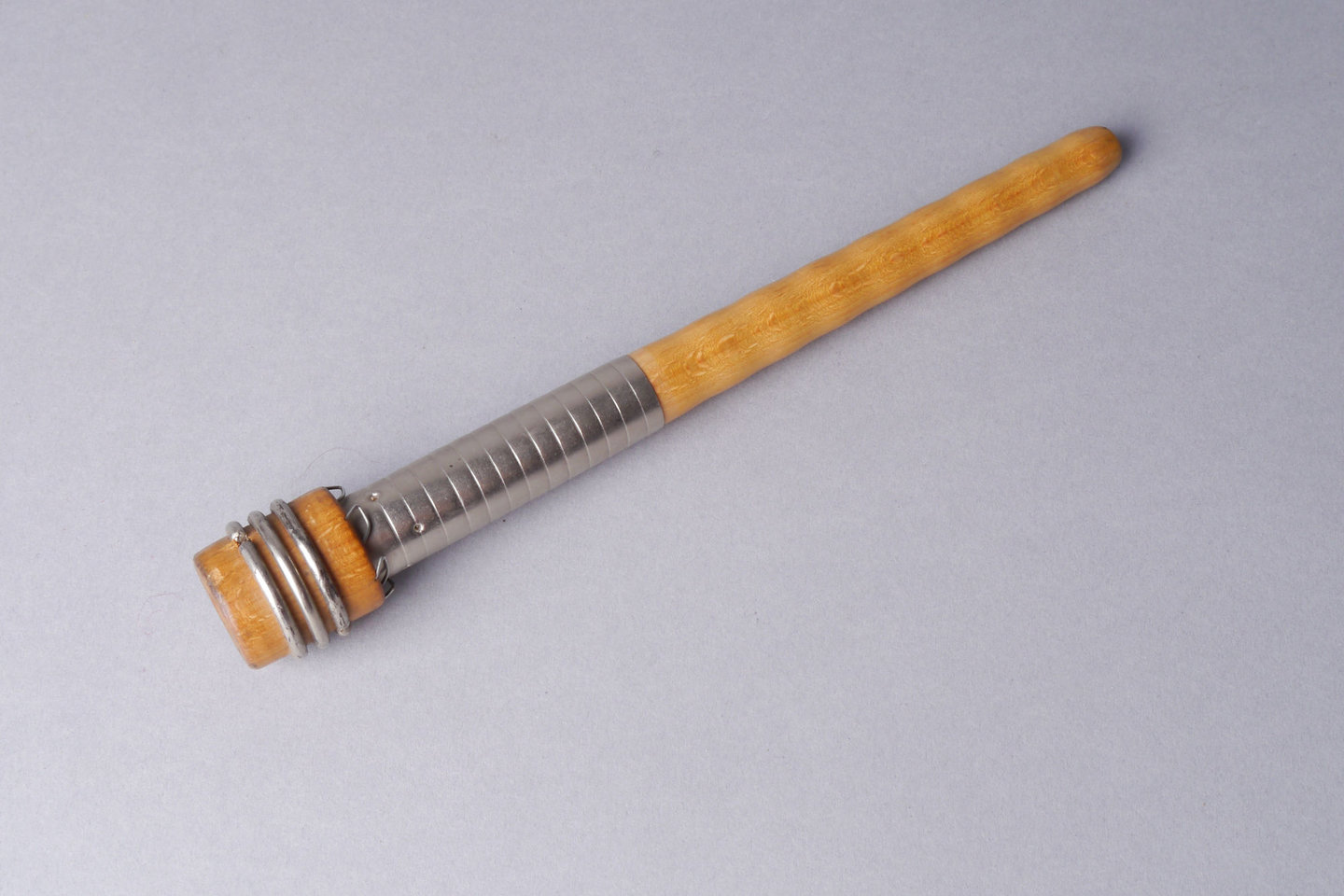 Inslagspoel voor een volautomatisch weefgetouw