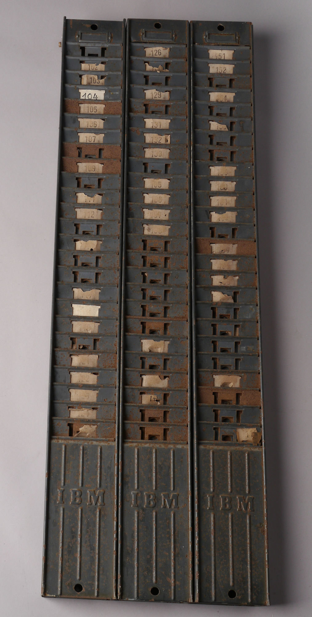 Rek voor prikkaarten van het merk IBM
