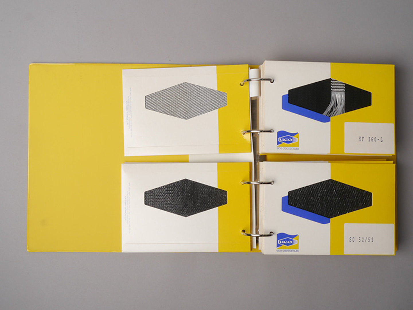 Ringmap met textielstalen van het merk UCO