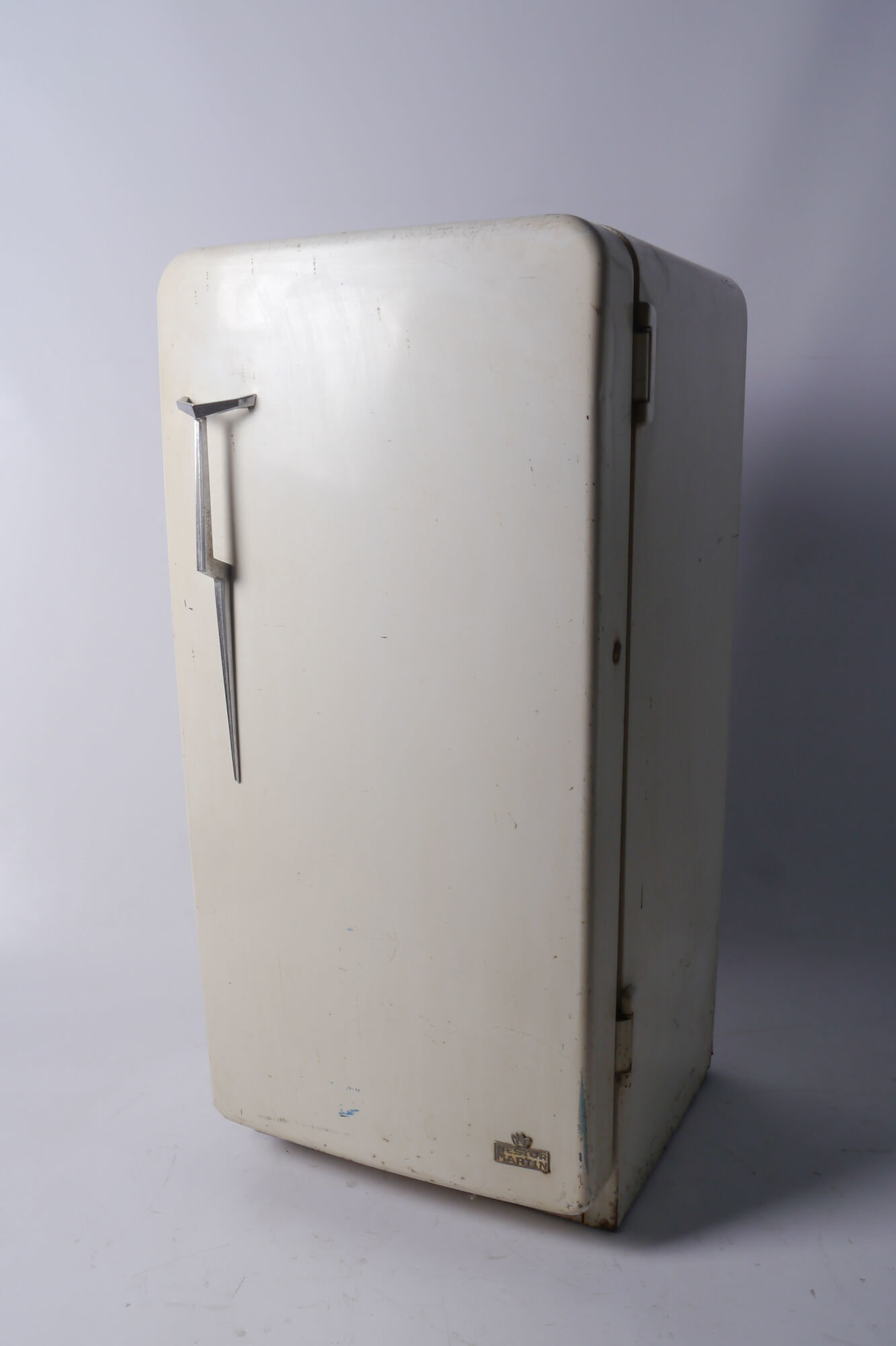 Geëmailleerde elektrische koelkast van het merk Nestor Martin