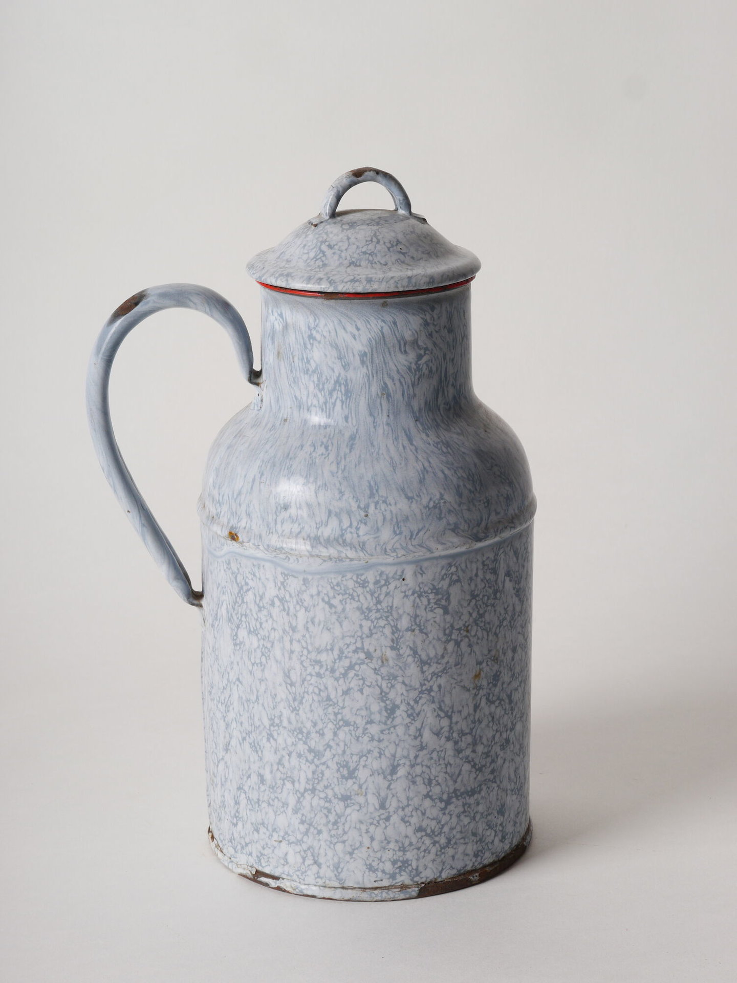 Geëmailleerde melkkan zonder giettuit