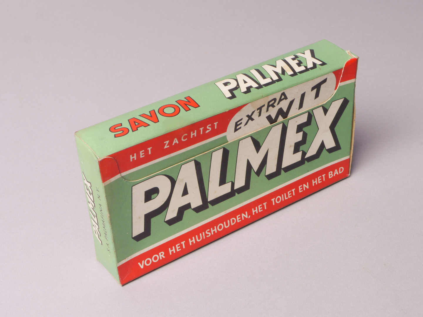 Doos met huishoudzeep van het merk Palmex