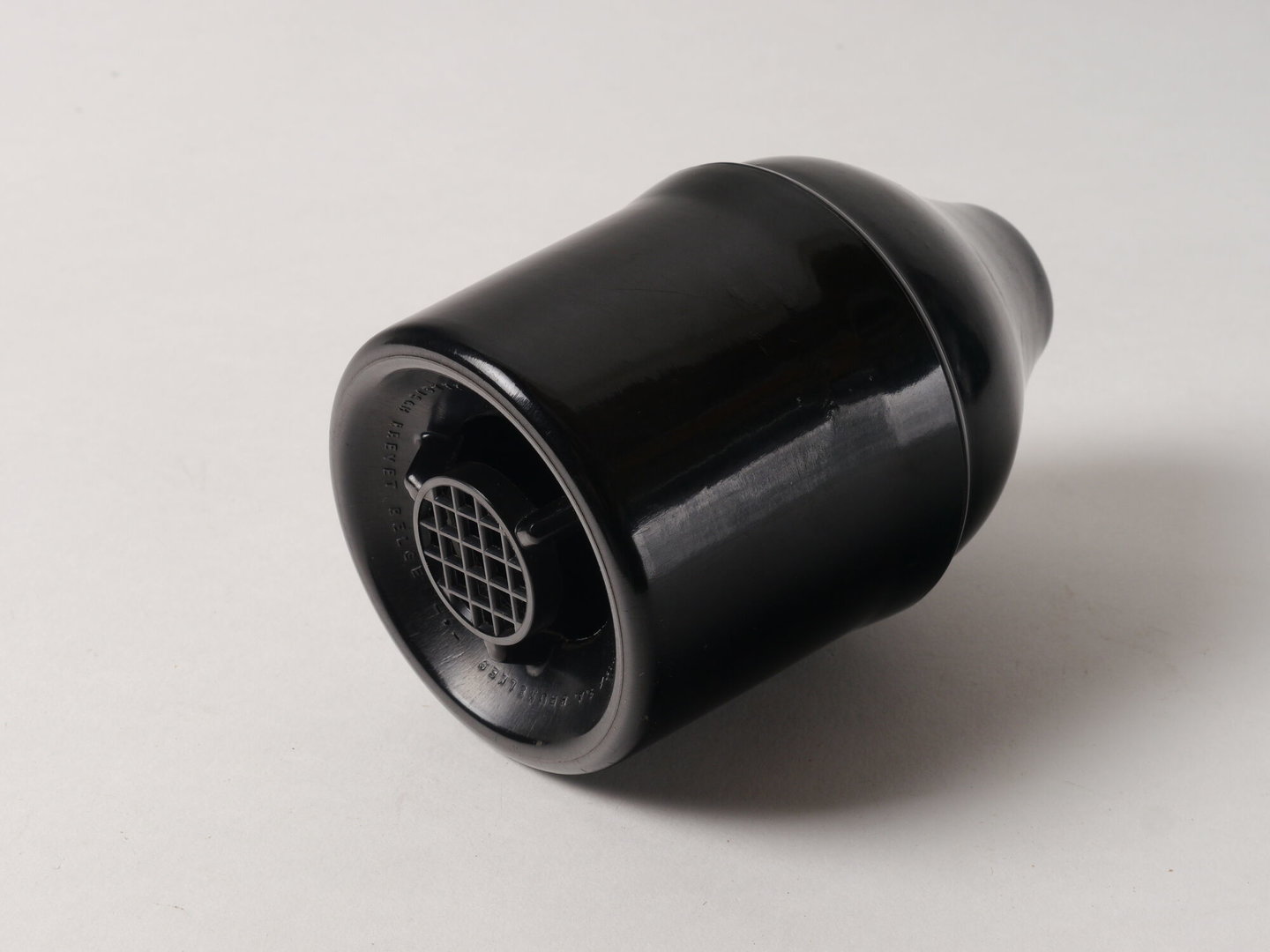 Open doos met taps toelopend schroefdeksel