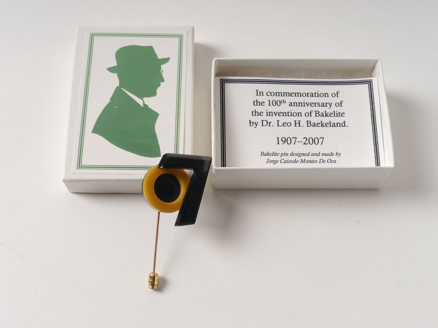 Herdenkingsspeld Leo H. Baekeland